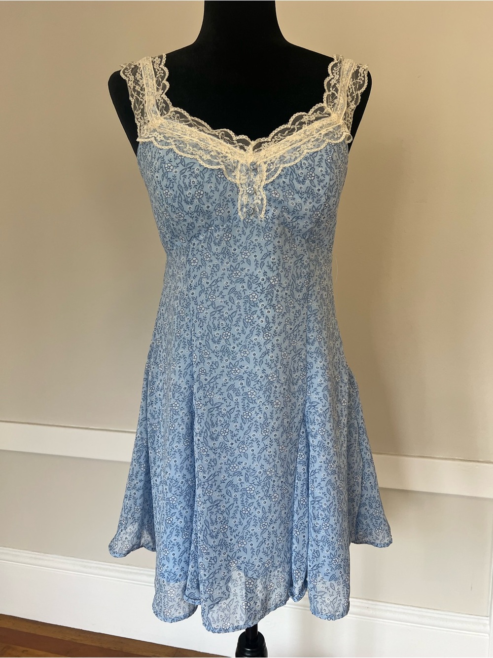 Abercrombie & Fitch Bra-Free Lace-Trim Button-Through Mini Dress Blue Floral SP